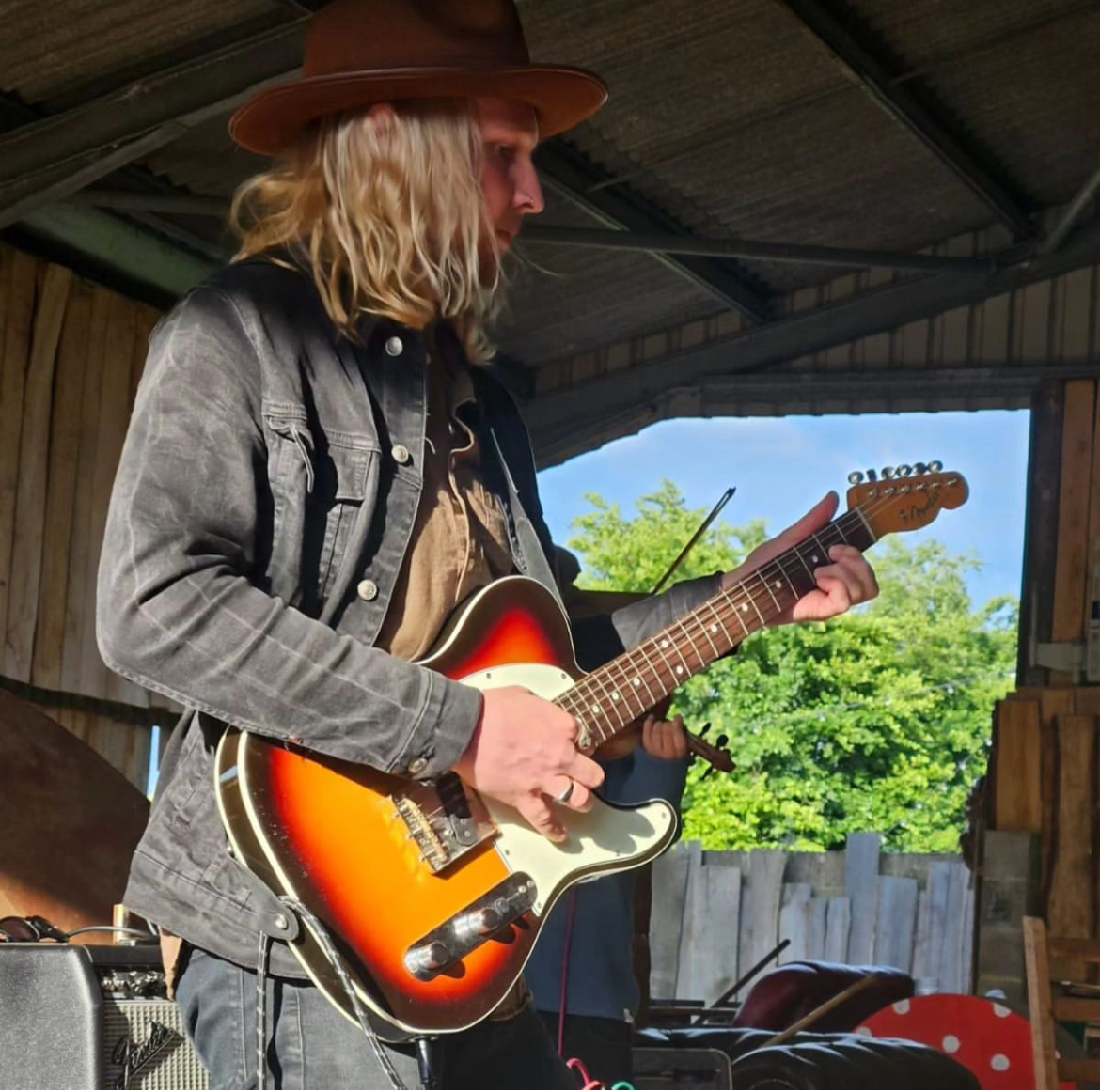 Country Tour barn rehearsal